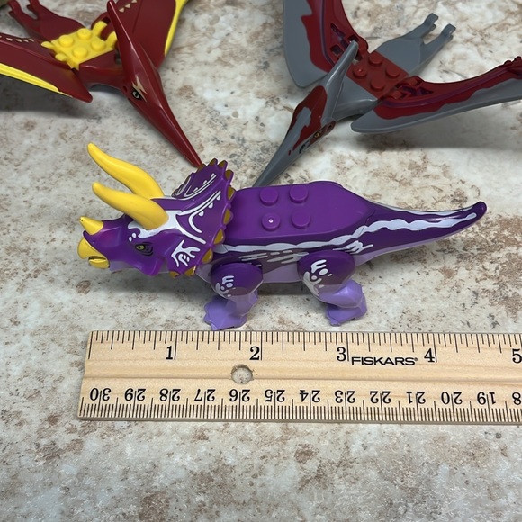 Legos- Jurassic world dinosaurs - Picture 6 of 8